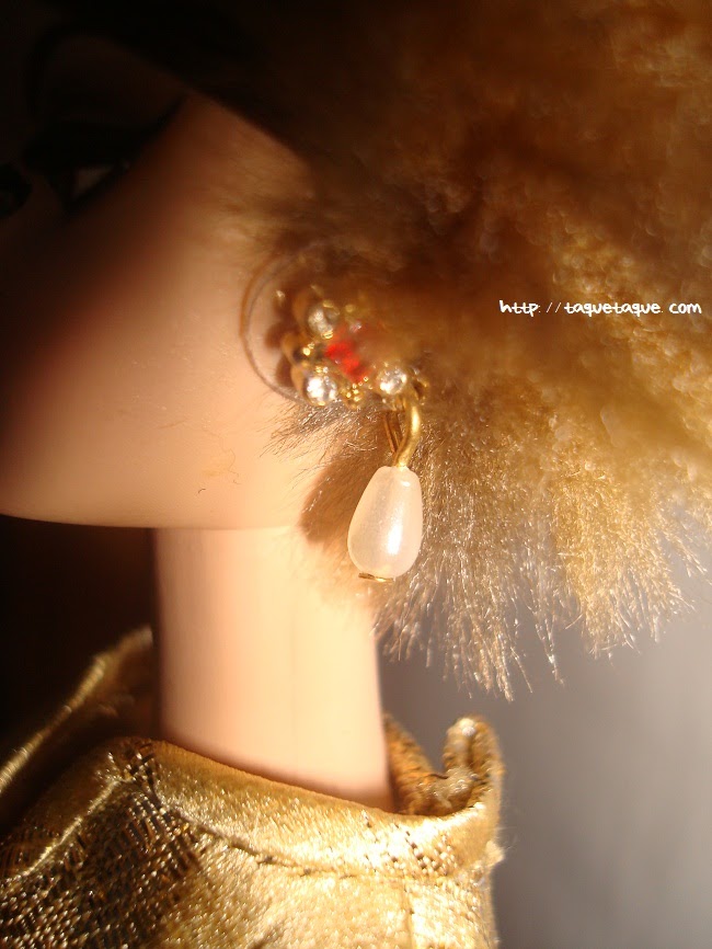 Barbie Silkstone Je ne sais quoi: primer plano de los pendientes