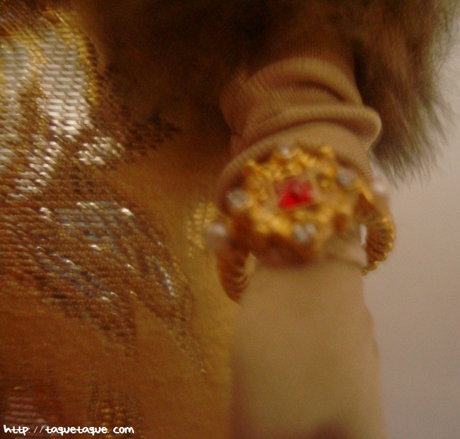 Barbie Silkstone Je ne sais quoi: primer plano del brazalete