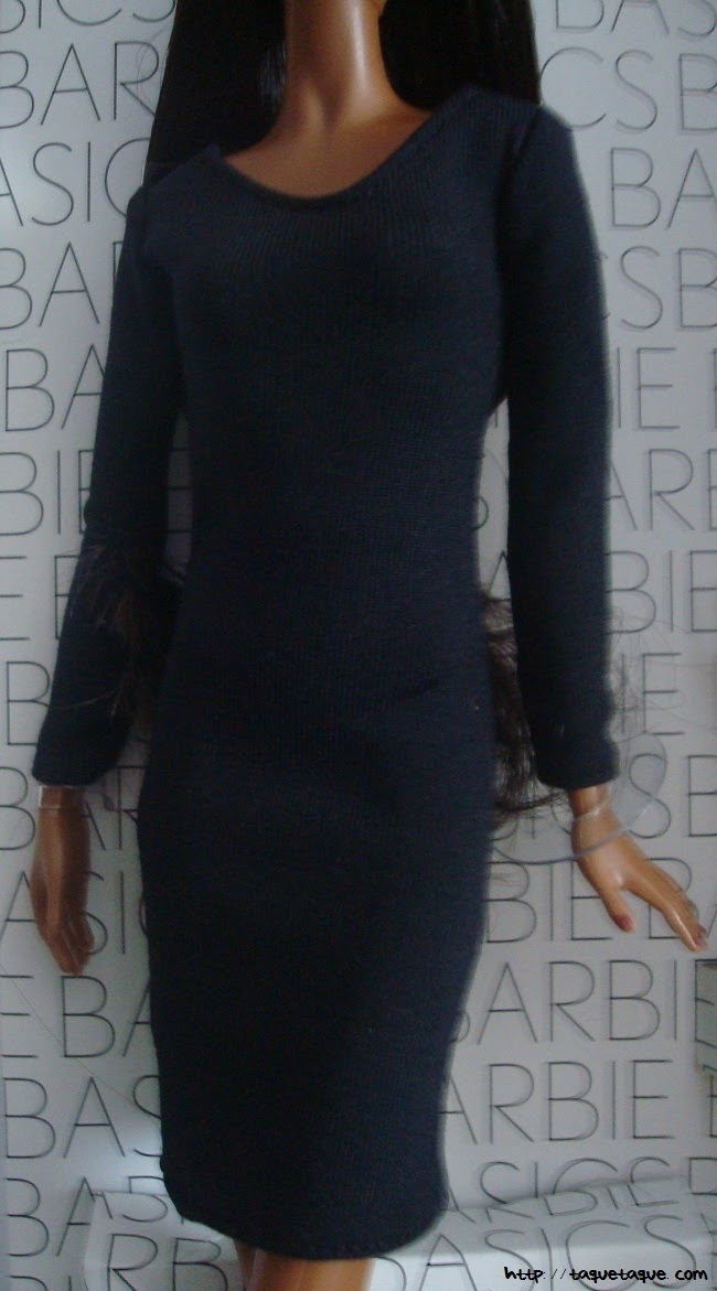 Barbie Basics LBD #10: foto de la muñeca y del vestido todavía más de cerca