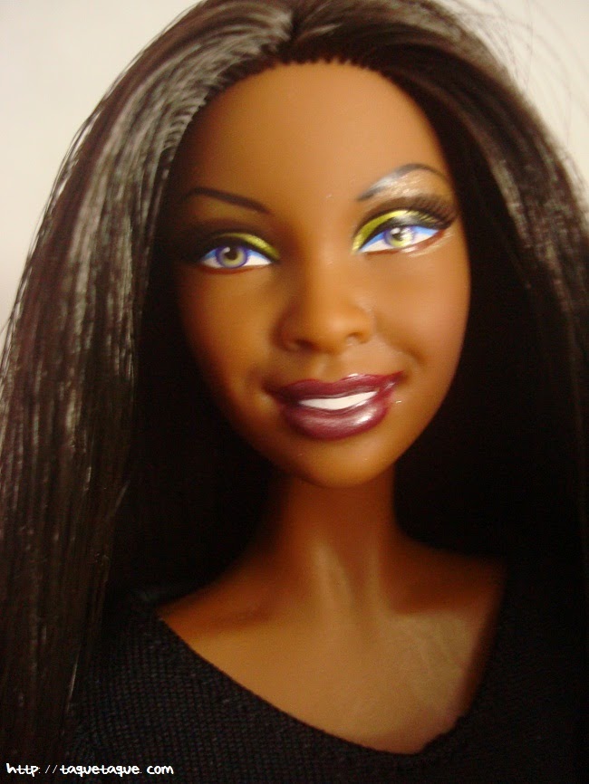 Barbie Basics LBD #10: otro primer plano para apreciar el maquillaje