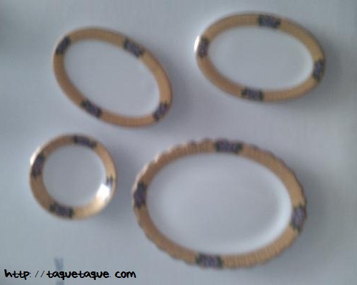 Vajilla de loza con filo dorado (36 piezas) escala 1:12