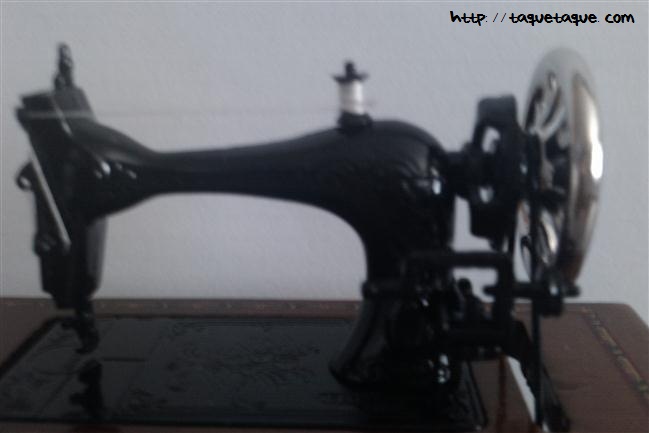 Máquina de coser escala 1:12