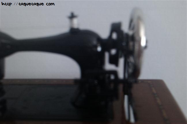 Máquina de coser escala 1:12