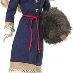 Barbie Rusia, Barbies del Mundo R4488, detalle del traje y de los accesorios, calientamanos)