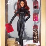Diseño negro, zapatos, botas, cajas y otros accesorios de Christian Louboutin para Barbie Collector