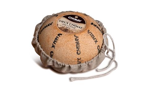 Bruselas Valonia: Queso Chimay viejo (curado), presentado en una bolsa de tela