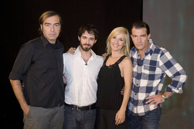 Antonio Banderas en "Versión Española", con Cayetana Gillén-Cuervo y Alberto Amarillo, protagonista de "El Camino de los ingleses" Antonio Banderas en "Versión Española", con Cayetana Gillén-Cuervo y Alberto Amarillo, protagonista de "El Camino de los ingleses"
