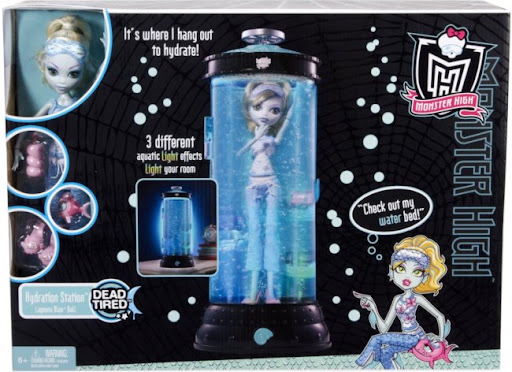 Dead Tired: Lagoona Blue y su cama (una estación hidratadora)