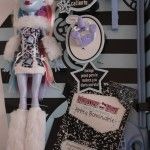 Abbey Bominable, estudiante de intercambio en el instituto de Monster High