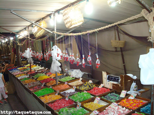 puesto de gominolas en el mercadillo del mar de Estepona (Málaga), (16 y 17 de julio de 2011) puesto de gominolas en el mercadillo del mar de Estepona (Málaga), (16 y 17 de julio de 2011)