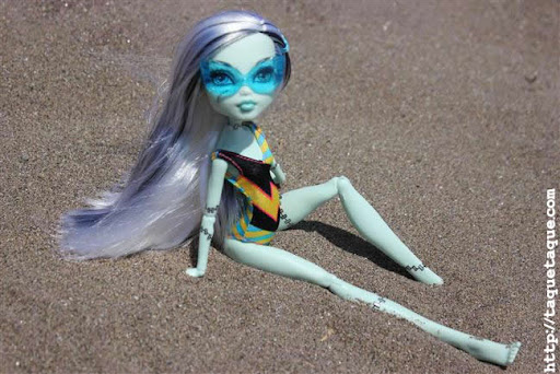 mis Monster High Gloom Beach en la playa (Estepona, Málaga)