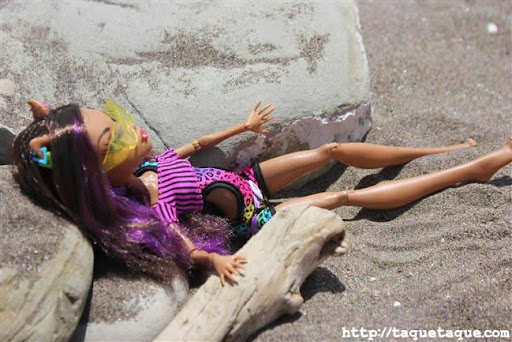 mis Monster High Gloom Beach en la playa (Estepona, Málaga)