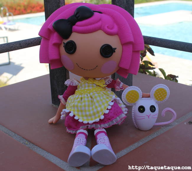 mi Lalaloopsy Crumbs Sugar Cookie, en la terraza del apartamento (Estepona - Málaga) mi Lalaloopsy Crumbs Sugar Cookie, en la terraza del apartamento (Estepona - Málaga)