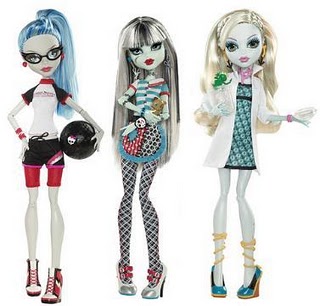 Classroom Playset: Ghoulia Yelps, Frankie Stein y Lagoona Blue Classroom Playset: Ghoulia Yelps, Frankie Stein y Lagoona Blue