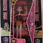 Draculaura Gloom Beach