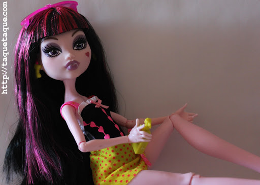 mi Draculaura Gloom Beach mi Draculaura Gloom Beach