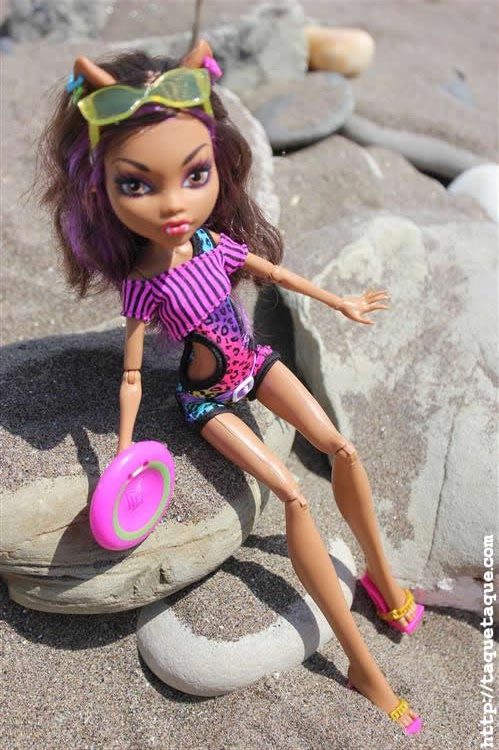 mis Monster High Gloom Beach en la playa (Estepona - Málaga) mis Monster High Gloom Beach en la playa (Estepona - Málaga)