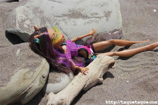 mis Monster High Gloom Beach en la playa (Estepona - Málaga) mis Monster High Gloom Beach en la playa (Estepona - Málaga)