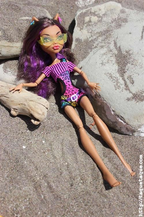 mis Monster High Gloom Beach en la playa (Estepona - Málaga) mis Monster High Gloom Beach en la playa (Estepona - Málaga)
