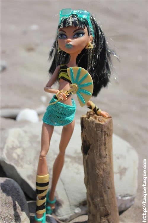 mis Monster High Gloom Beach en la playa (Estepona - Málaga) mis Monster High Gloom Beach en la playa (Estepona - Málaga)