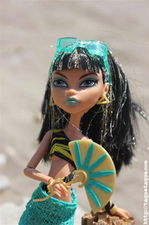 mis Monster High Gloom Beach en la playa (Estepona - Málaga) mis Monster High Gloom Beach en la playa (Estepona - Málaga)