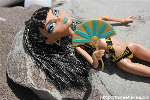 mis Monster High Gloom Beach en la playa (Estepona - Málaga) mis Monster High Gloom Beach en la playa (Estepona - Málaga)