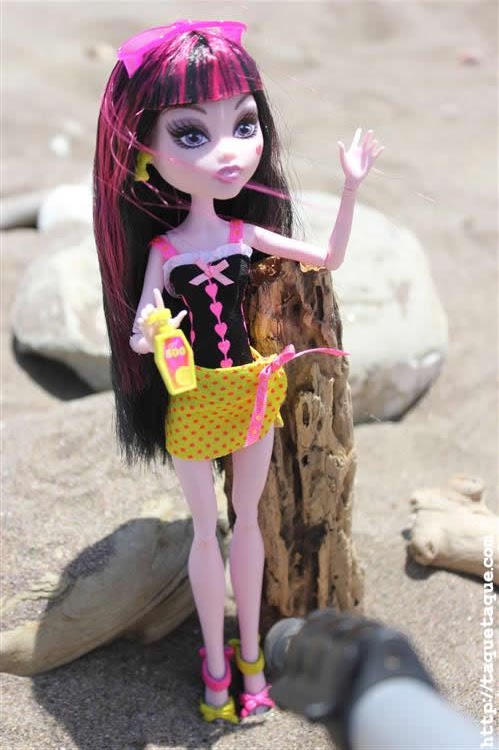 mis Monster High Gloom Beach en la playa (Estepona - Málaga) mis Monster High Gloom Beach en la playa (Estepona - Málaga)