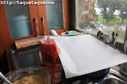 con el papel para hornear pude utilizar la rejilla como si fuera una bandeja de horno con el papel para hornear pude utilizar la rejilla como si fuera una bandeja de horno