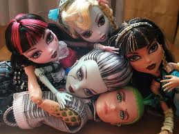Algunas de l@s Monster High de MARINA: Cleo, Deuce, Frankie, Lagoona y Draculaura Algunas de l@s Monster High de MARINA: Cleo, Deuce, Frankie, Lagoona y Draculaura