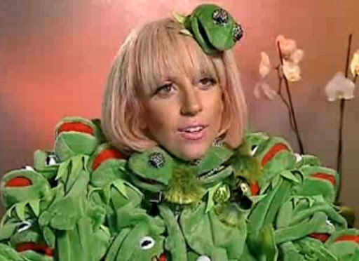 Lady Gaga también es fan de la rana Gustavo (Kermit) Lady Gaga también es fan de la rana Gustavo (Kermit)