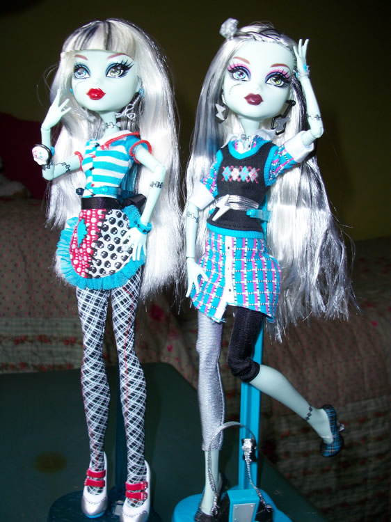 Las Frankie Divina de la Muerte (School's Out) y Classroom de Bea-Trici Las Frankie Divina de la Muerte (School's Out) y Classroom de Bea-Trici