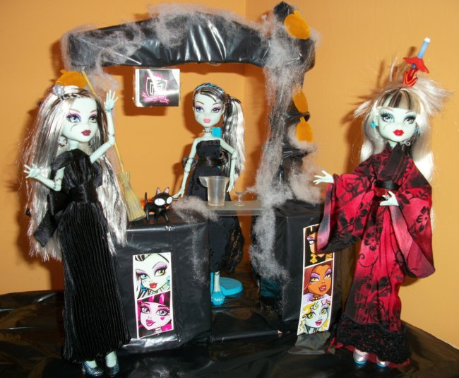 Fiesta DIY de Halloween de Bea-Trici: las tres Frankies juntas Fiesta DIY de Halloween de Bea-Trici: las tres Frankies juntas