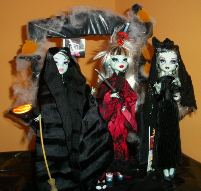 Fiesta DIY de Halloween de Bea-Trici: las tres Frankies juntas Fiesta DIY de Halloween de Bea-Trici: las tres Frankies juntas