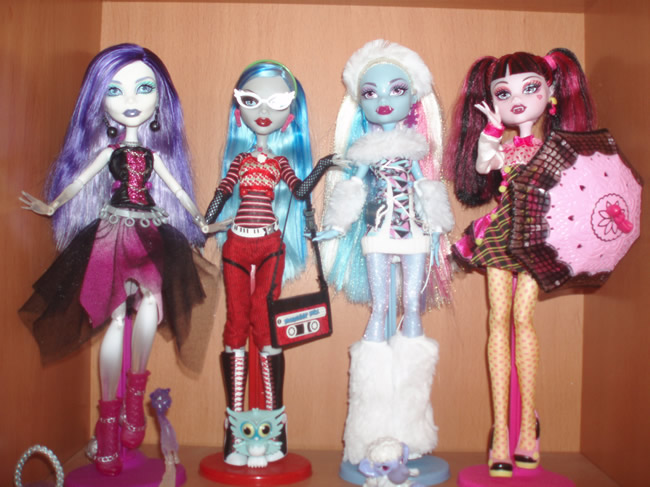 Algun@s de l@s Monster High de Luix Algun@s de l@s Monster High de Luix