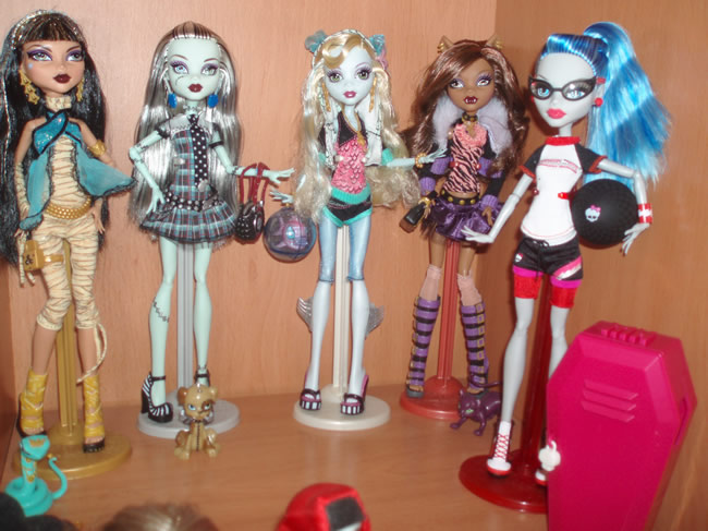 Algun@s de l@s Monster High de Luix Algun@s de l@s Monster High de Luix
