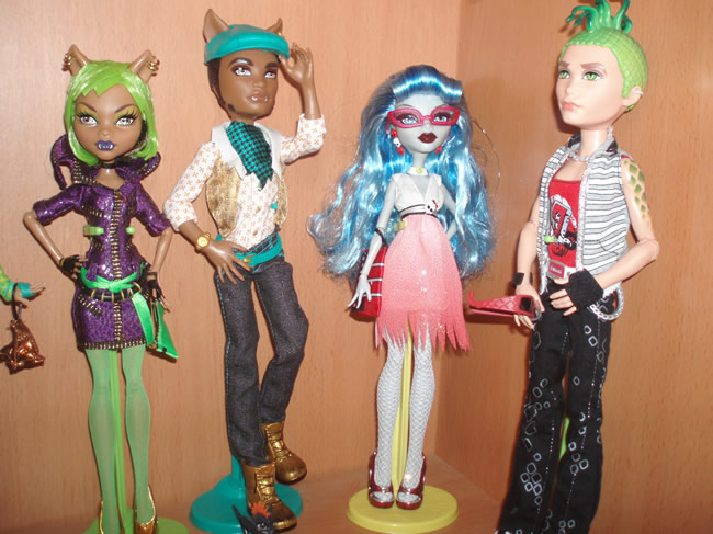 Algun@s de l@s Monster High de Luix Algun@s de l@s Monster High de Luix