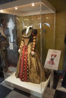 el traje de la Reina de Corazones de "Alicia en el País de las Maravillas" de Tim Burton