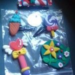 creaciones de Trici Monk con jumping clay