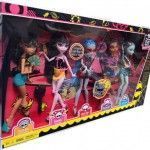 Pack de 5 chicas Gloom Beach, en el que viene Ghoulia Yelps en exclusiva
