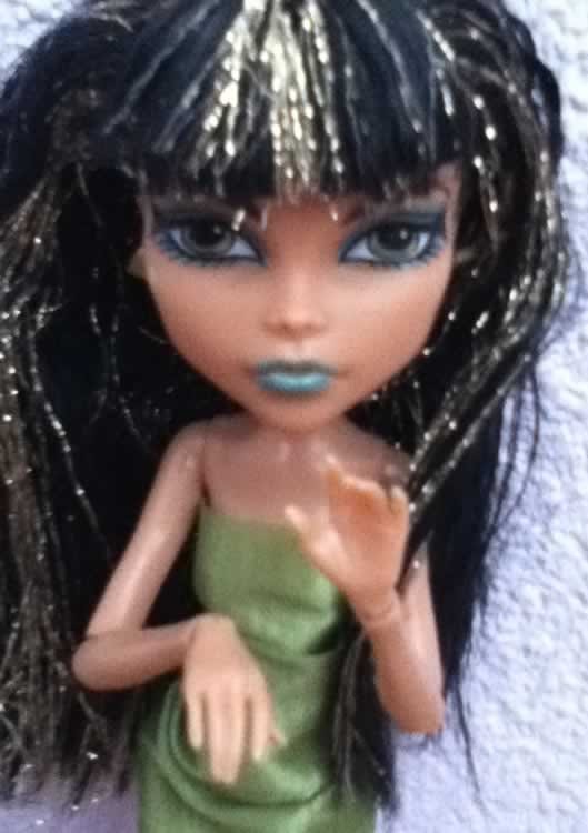 Sandra ha diseñado esta ropa OOAK DIY para sus Monster High