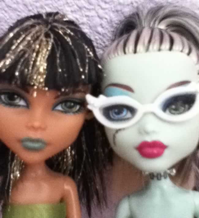 Sandra ha diseñado esta ropa OOAK DIY para sus Monster High