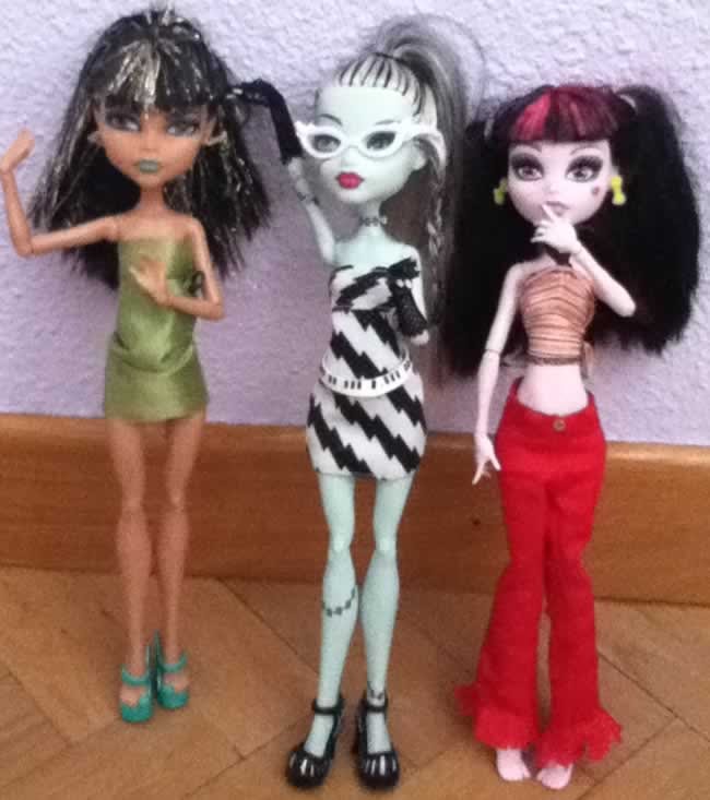 Sandra ha diseñado esta ropa OOAK DIY para sus Monster High