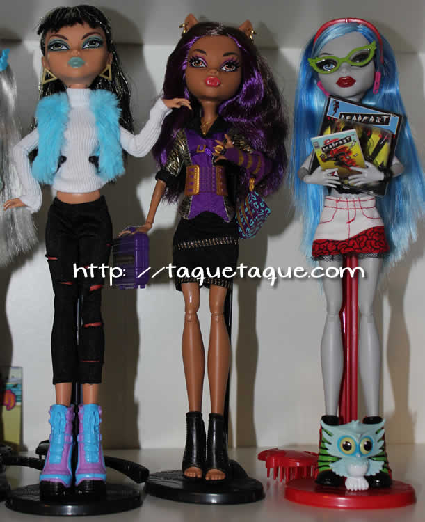 algunos de mis Monster High (aunque la colocación es provisional) algunos de mis Monster High (aunque la colocación es provisional)