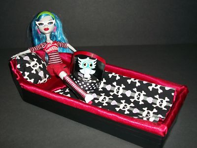 Monster High - Cama DIY