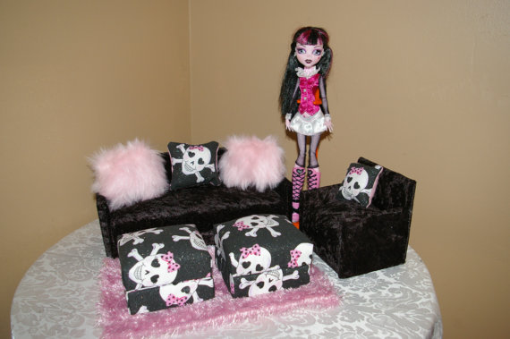 Monster High - Cama DIY