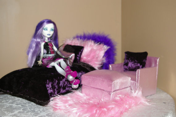 Monster High - Cama DIY