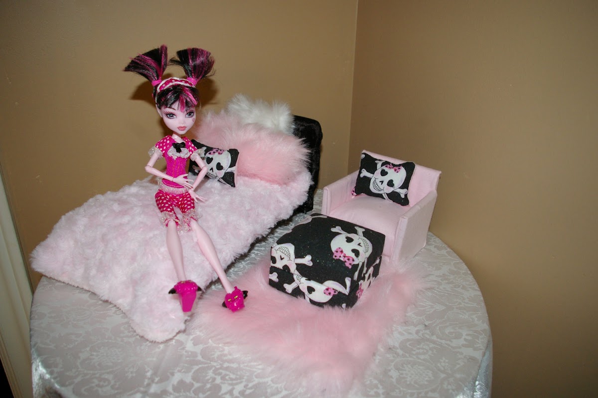 Monster High - Cama DIY