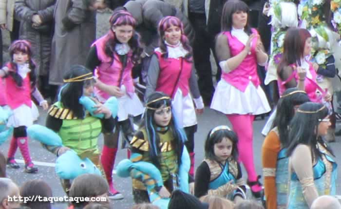 Desfile del domingo de Carnaval 2012 (Ourense): Monster High Desfile del domingo de Carnaval 2012 (Ourense): Monster High
