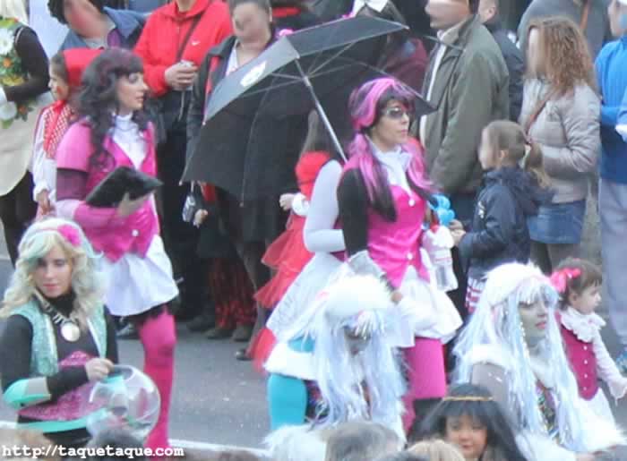 Desfile del domingo de Carnaval 2012 (Ourense): Monster High Desfile del domingo de Carnaval 2012 (Ourense): Monster High