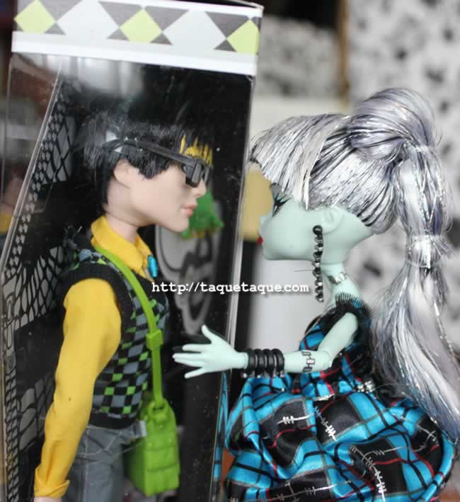 Jackson Jekyll y Crossfade, su mascota, ya forman parte de mi colección Monster High Jackson Jekyll y Crossfade, su mascota, ya forman parte de mi colección Monster High